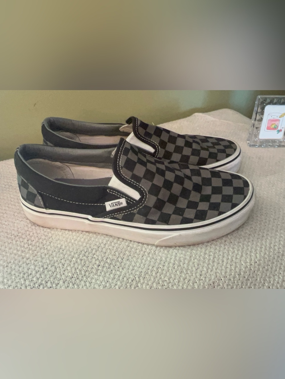 Vans Classic Checkerboard Shoe in Black/Pewter Men’s size 7 Women’s size 8.5